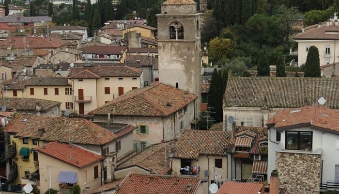 Sirmione, às margens do Lago de Garda, etapa do dia 3.
